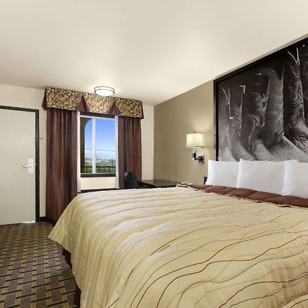 Super 8 By Wyndham Fort Worth Tx Quarto foto